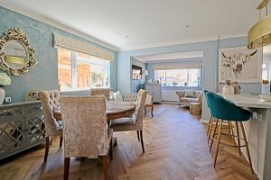 Family Room- click for photo gallery